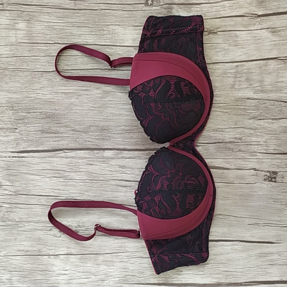 La Vie en Rose Burgundy with Black Lace Accents Bra